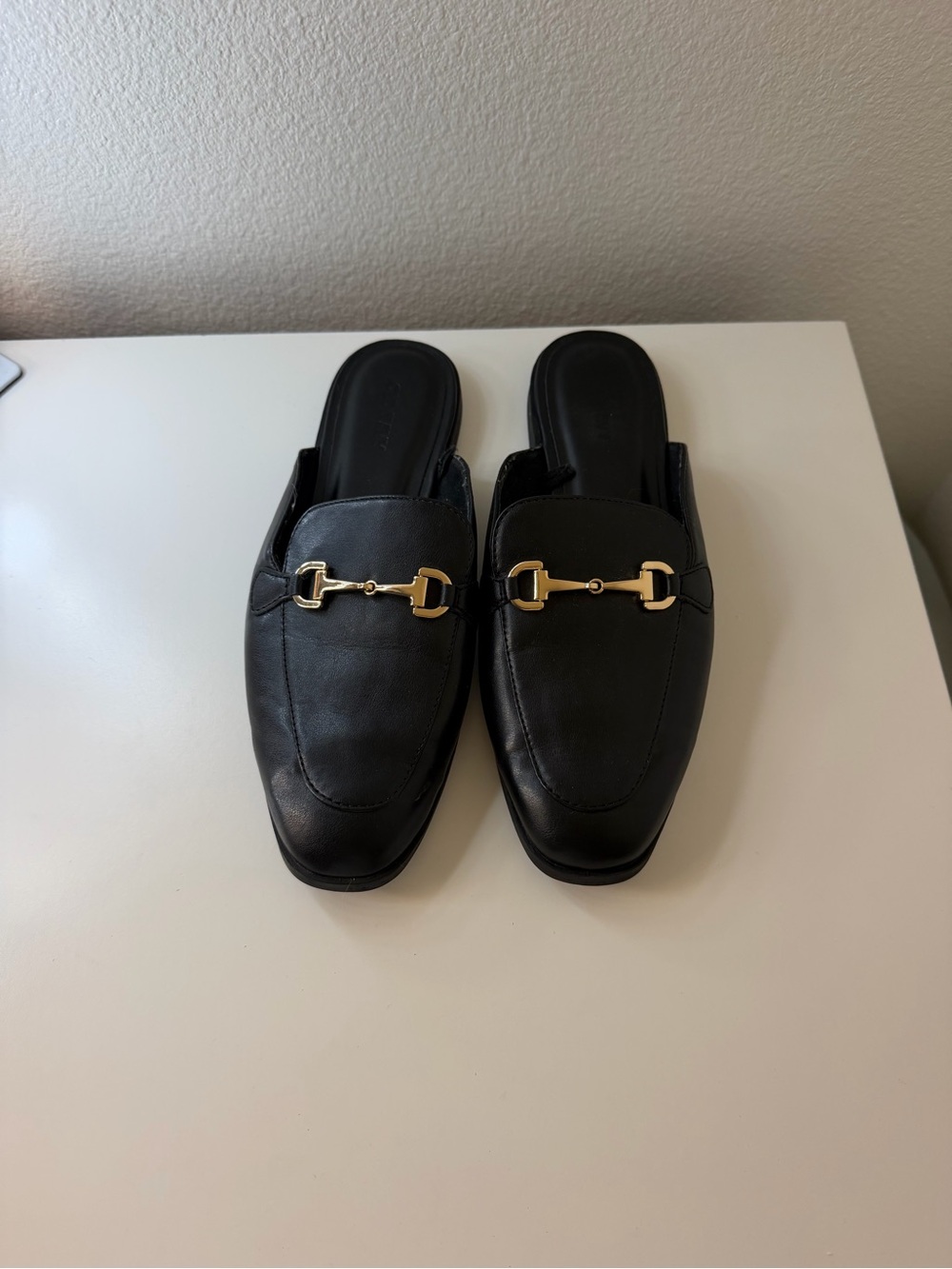 Old navy  Black Slip-On Loafer Mule with Gold Bit ( SIZE 8)